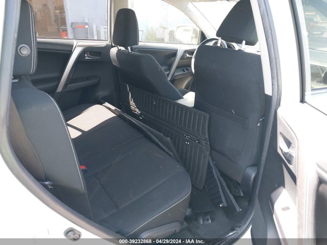Toyota Rav4 Xle 2018 JTMWFREV4JJ165109 Image 8