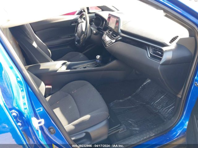 NMTKHMBX7JR017670 Toyota C-hr Xle Premium