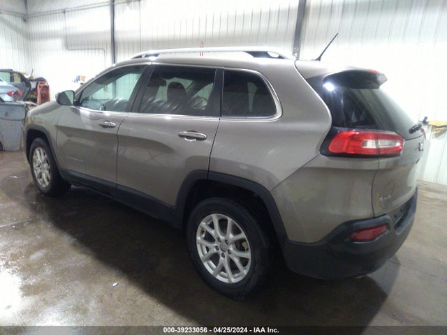 1C4PJMCX8JD576392 Jeep Cherokee Latitude 4x4
