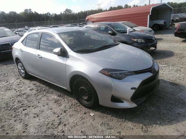 Toyota COROLLA L 2018 5YFBURHE7JP848823 Image 1