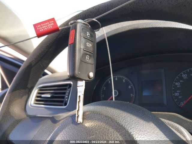 3VW2K7AJ7EM399767 Volkswagen Jetta 2.0l S