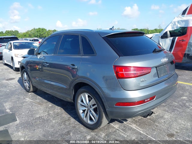 WA1BCCFS1HR006207 Audi Q3 2.0t Premium