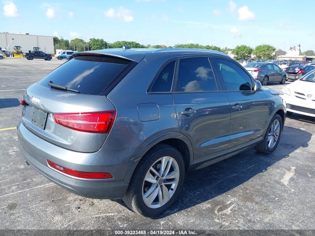 WA1BCCFS1HR006207 Audi Q3 2.0t Premium