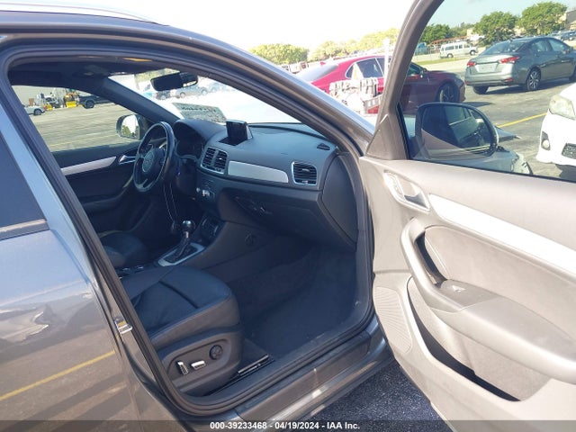 WA1BCCFS1HR006207 Audi Q3 2.0t Premium