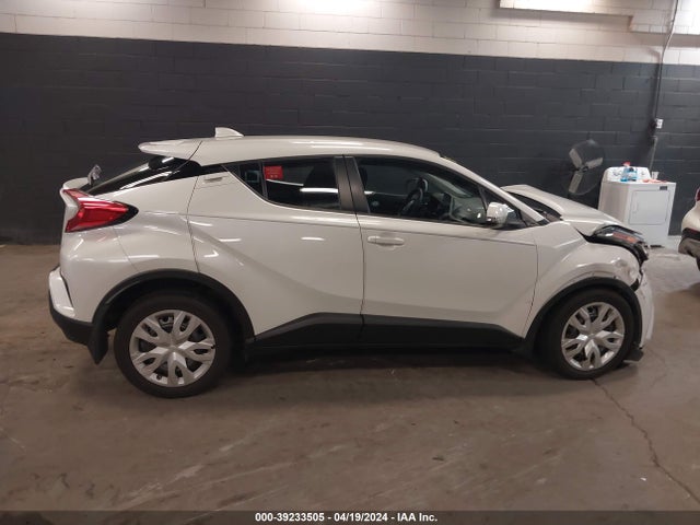Toyota C-HR LE 2020 NMTKHMBX9LR104778 Image 13