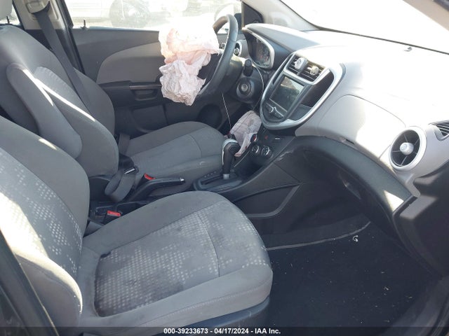 Chevrolet Sonic Ls Auto 2018 1G1JB5SH8J4122817 Image 5