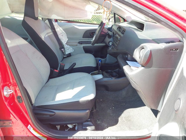 Toyota Prius C One 2014 JTDKDTB35E1059522 Image 5