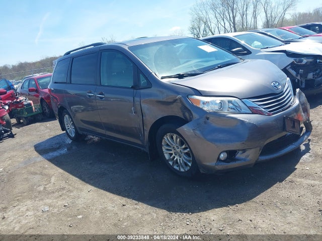 Toyota Sienna Xle 8 Passenger 2015 5TDYK3DC6FS569914 головне зображення