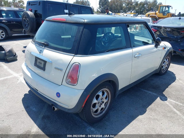 2005 MINI COOPER WMWRC33485TC56746 Photo 3