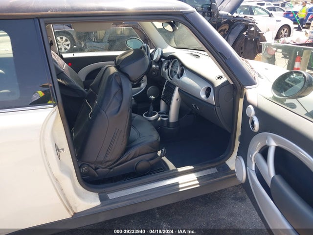 2005 MINI COOPER WMWRC33485TC56746 Photo 4