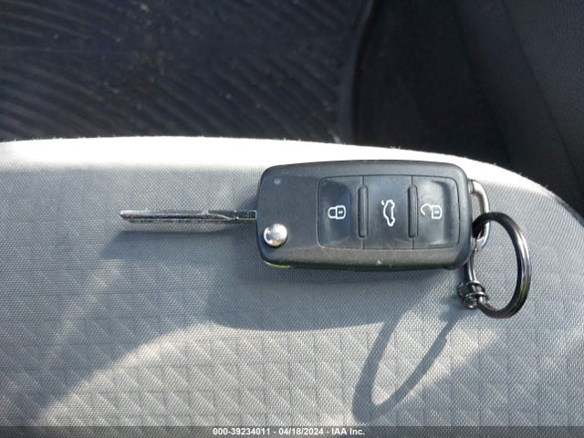 3VW2B7AJ8HM227428 Volkswagen Jetta 1.4t S