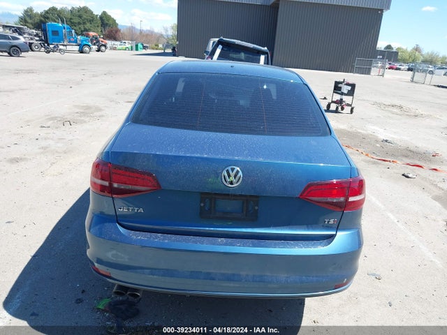 3VW2B7AJ8HM227428 Volkswagen Jetta 1.4t S