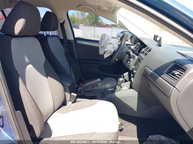 3VW2B7AJ8HM227428 Volkswagen Jetta 1.4t S
