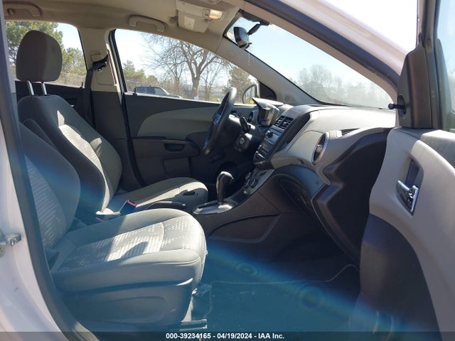 Chevrolet Sonic Ls Auto 2014 1G1JA5SH2E4209525 Image 5