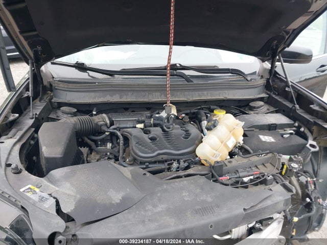 1C4PJMLXXKD136661 Jeep Cherokee Latitude Plus 4x4