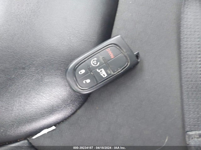 1C4PJMLXXKD136661 Jeep Cherokee Latitude Plus 4x4
