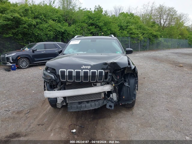 1C4PJMLXXKD136661 Jeep Cherokee Latitude Plus 4x4