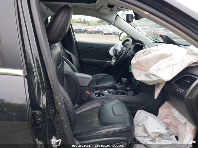 1C4PJMLXXKD136661 Jeep Cherokee Latitude Plus 4x4