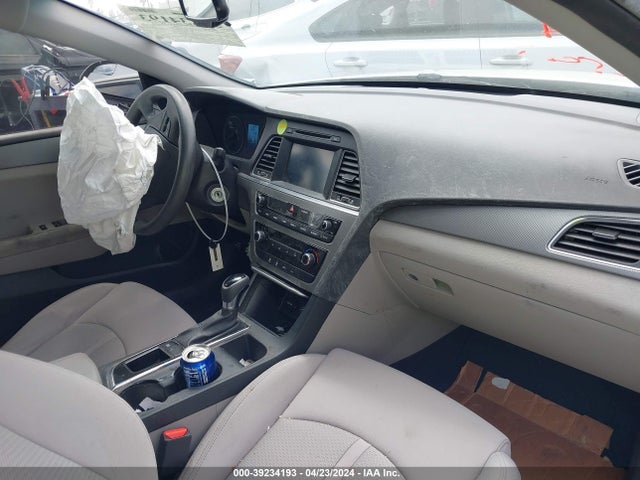 Hyundai SONATA SE 2017 5NPE24AF3HH529094 Image 5