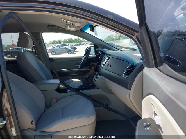 KIA SEDONA LX 2016 KNDMB5C18G6086680 Image 5
