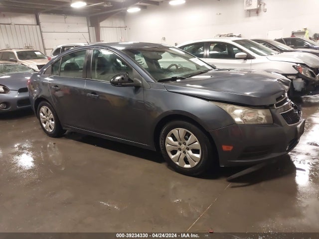 2014 1G1PA5SH4E7294361 main image