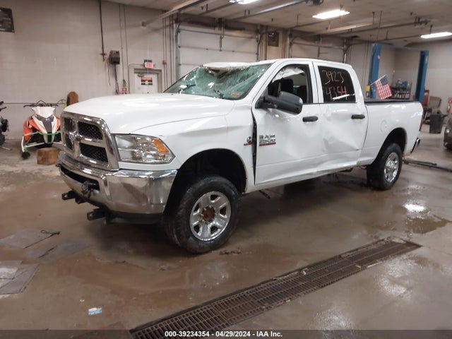 3C6UR5CL0JG310163 RAM 2500 Tradesman  4x4 6'4 Box