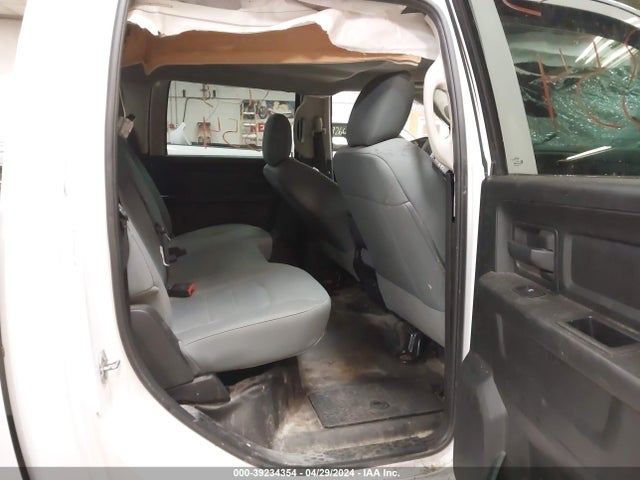 3C6UR5CL0JG310163 RAM 2500 Tradesman  4x4 6'4 Box