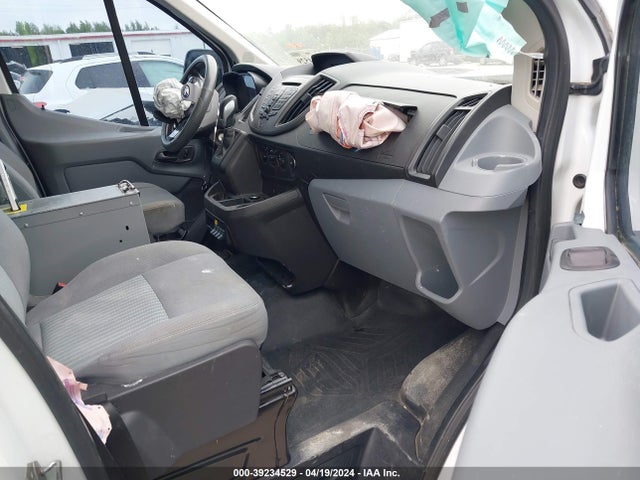 Ford Transit-150 2017 1FTYE1YM0HKB18728 Image 5