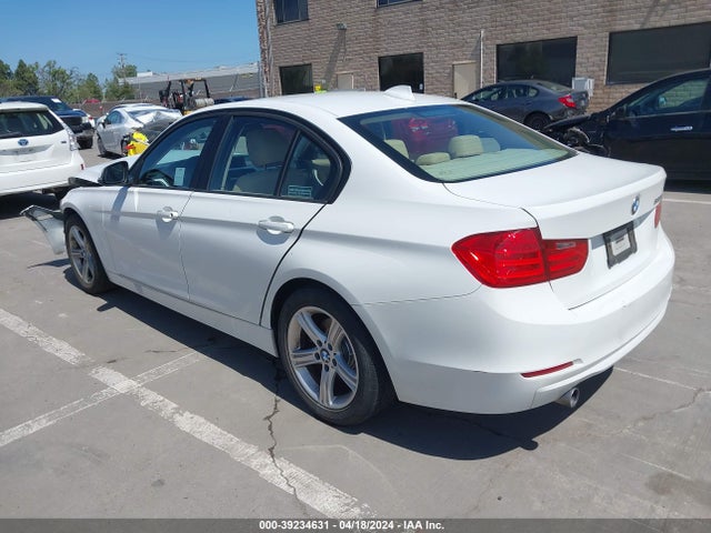 BMW 320i 2014 WBA3B1G51ENS80145 Image 3
