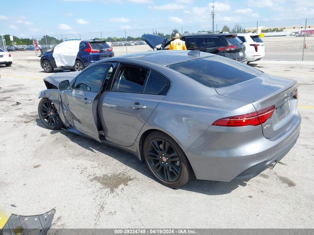 2020 JAGUAR XE SAJAE4FX9LCP63334 Photo 2