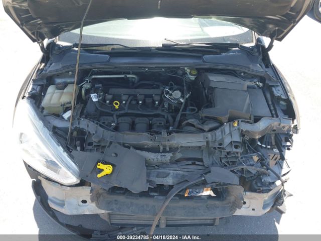 1FADP3F25GL338158 Ford FOCUS SE