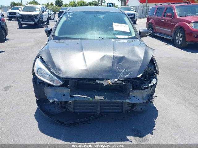 1FADP3F25GL338158 Ford FOCUS SE