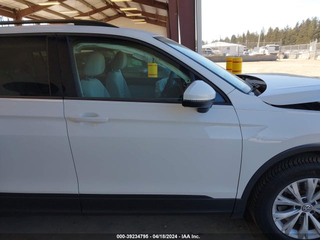3VV0B7AX8JM017207 Volkswagen Tiguan 2.0t S
