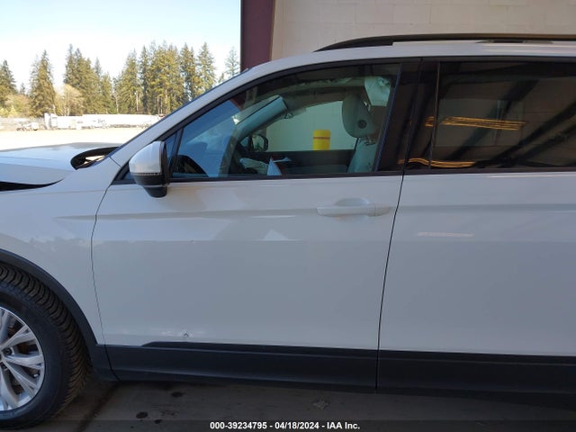 3VV0B7AX8JM017207 Volkswagen Tiguan 2.0t S