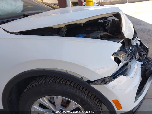 3VV0B7AX8JM017207 Volkswagen Tiguan 2.0t S