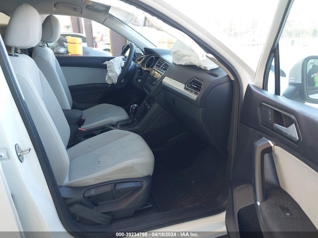 3VV0B7AX8JM017207 Volkswagen Tiguan 2.0t S