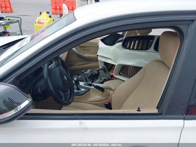 BMW 320i 2015 WBA3B1G54FNT64834 Image 13