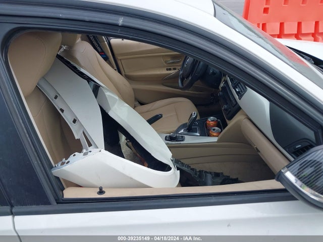 BMW 320i 2015 WBA3B1G54FNT64834 Image 16