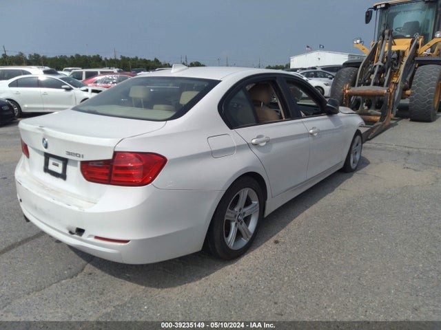 BMW 320i 2015 WBA3B1G54FNT64834 Image 4