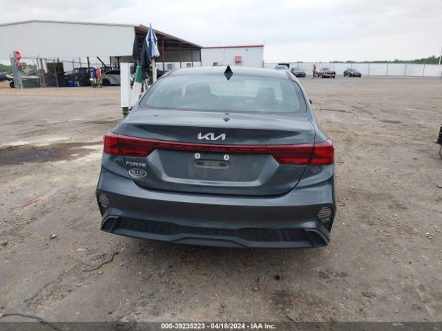 3KPF24ADXPE517711 KIA Forte Lxs