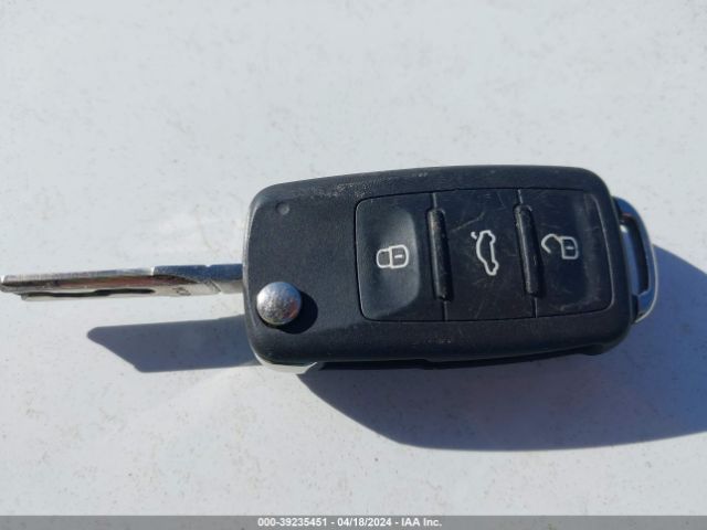 3VWFD7AT8JM709402 Volkswagen Beetle 2.0t Coast/2.0t S