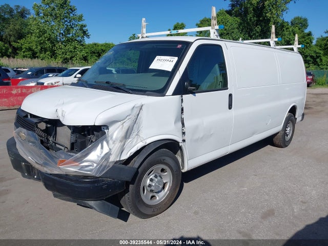 Chevrolet Express 2500 Work Van 2017 1GCWGBFF5H1125773 Image 2