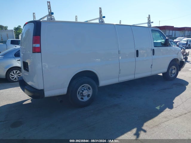 Chevrolet Express 2500 Work Van 2017 1GCWGBFF5H1125773 Image 4