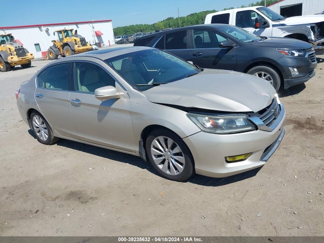 2014 1HGCR2F85EA175598 main image