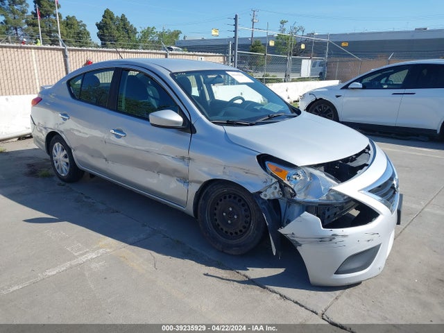 Nissan Versa 1.6 Sv 2018 3N1CN7AP3JL877754 головне зображення
