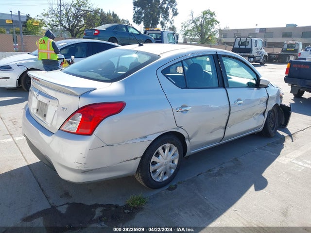 Nissan Versa 1.6 Sv 2018 3N1CN7AP3JL877754 Image 4