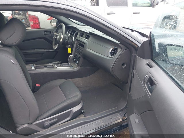Ford Mustang V6 2014 1ZVBP8AMXE5330546 Image 5