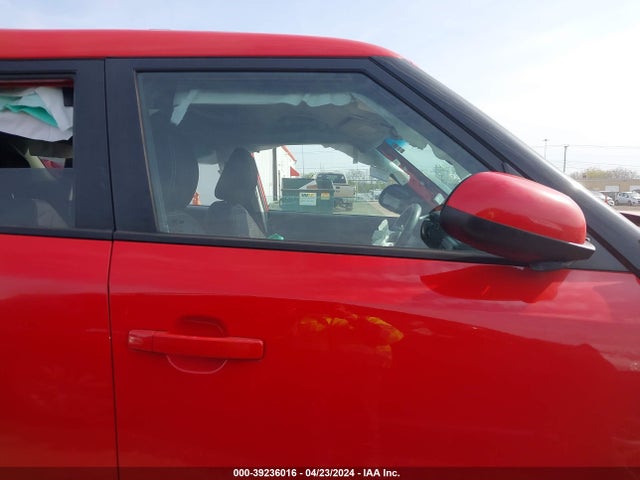 KIA SOUL + 2016 KNDJP3A57G7828737 Image 13