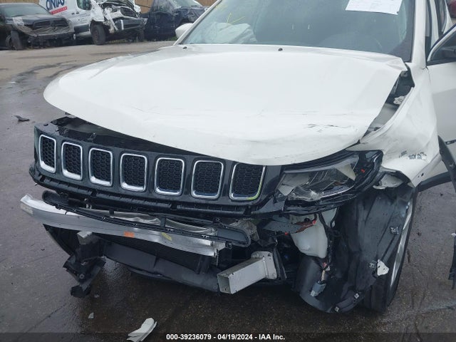3C4NJDBB7KT670160 Jeep Compass Latitude 4x4