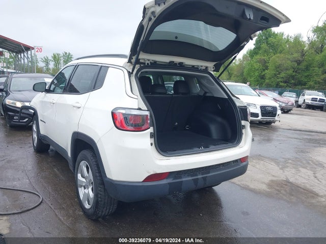 3C4NJDBB7KT670160 Jeep Compass Latitude 4x4